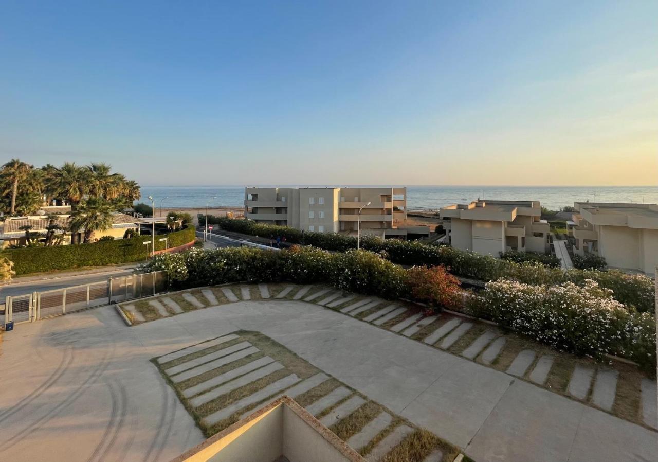 Residence Romeo Marina di Ragusa Εξωτερικό φωτογραφία